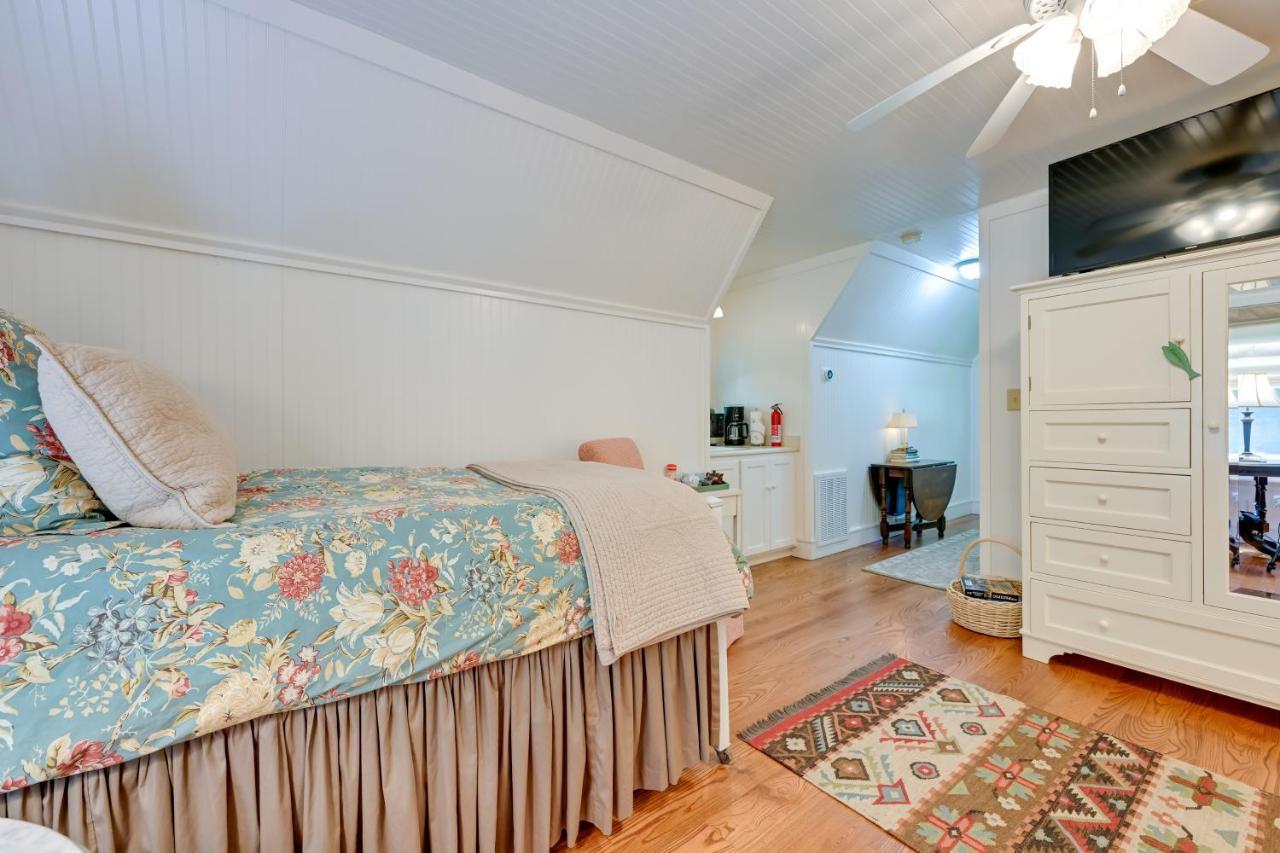 Smallwood Cute Highlands Home With Screened Porch! Экстерьер фото